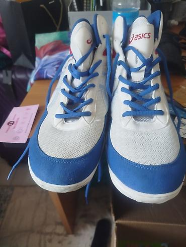 Борцовки Asics, белое 44 размер at lalafo.kg Борцовки Asics, белое 44 размер