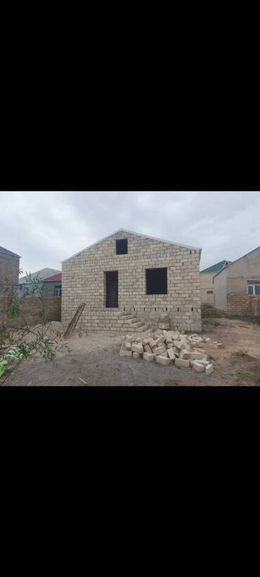 sabuncuda evlər: Sabunçu qəs. 3 otaqlı, 90 kv. m, Təmirsiz
