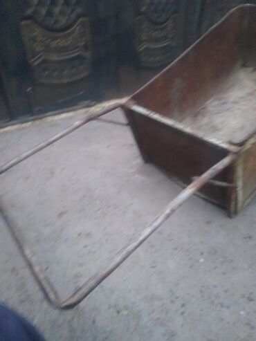 Садово-строительные тачки и тележки: Садово-строительная тачка и тележка, Стальная, Одноколесная, В розницу — 8