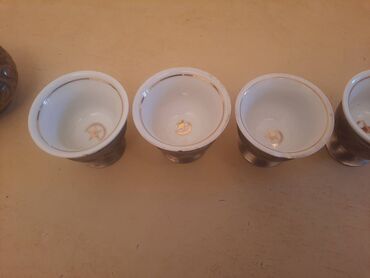 Kompleti posuđa: Set za (fildzan) soljice,posuda,cinija Set za šoljice, šećer. Dve na lalafo.rs — 13 Kompleti posuđa: Set za (fildzan) soljice,posuda,cinija Set za šoljice, šećer. Dve — 13