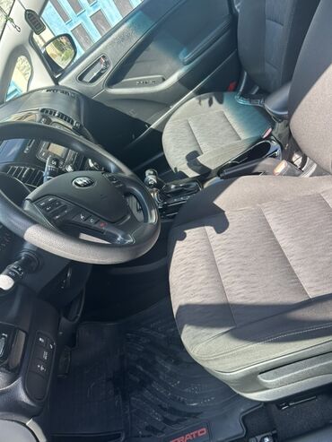 Kia: Kia Forte: 1.8 l | 2015 il Sedan — 8