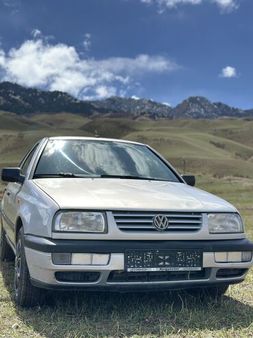 Volkswagen: Volkswagen Vento: 1994 г., 1.8 л, Механика, Бензин