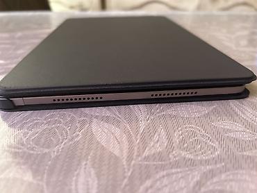 honor pad 10: HONOR planşet + maqnitli klaviaturalı kitabça-tipli örtük - Model — 5
