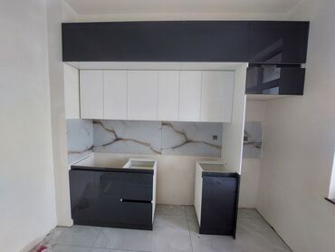 xırdalan mebel evi: Sifarişlə mətbəx dəsti, Özü çəkən petlələr, Sadə laminat, Kredit yoxdur, Pulsuz çatdırılma