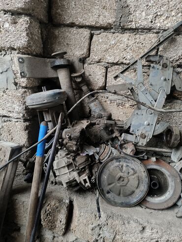 Digər avtomobil ehtiyat hissələri: Avtomobil ehtiyat hissələri – müxtəlif detallar - Kuzov detalları — 20