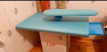 Paltaryuyan maşınlar: Peşəkar ütüləmə masası – JDP - Geniş əsas masa səthi: paltar, parça