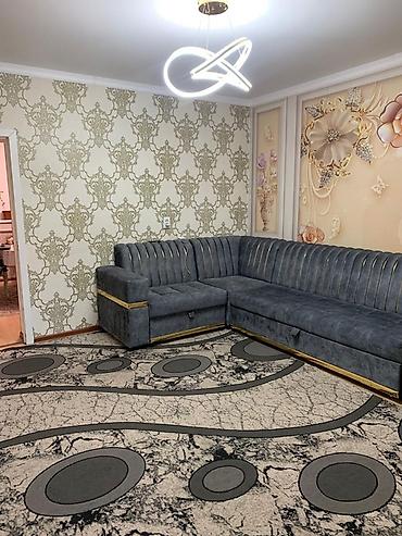 Продажа коттеджей и домов: Продаётся двухэтажный кирпичный дом с закрытым двором и навесом. В ж/м — 3