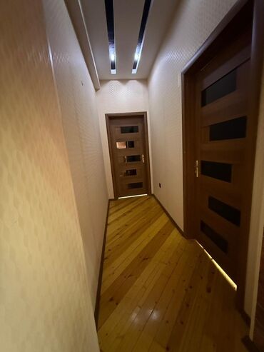 Sifarişlə qonaq dəstləri: Satılır: mənzilin geniş zalı və dəhlizi üçün nəzərdə tutulmuş daxili — 21