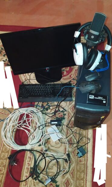 Masaüstü kompüterlər və iş stansiyaları: Wi fi sunulu mikirafon hamisi usdude verilir hamisida isdeyir 4 ay