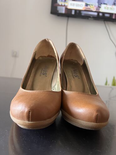 продаю женские туфли: Туфли 37