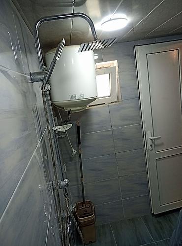 Uzunmüddətli kirayə mənzillər: Ev köhnə tikili binada. EV SAHİBİ Binəqədi r.Rəsulzadə qəs. ARAZ — 12