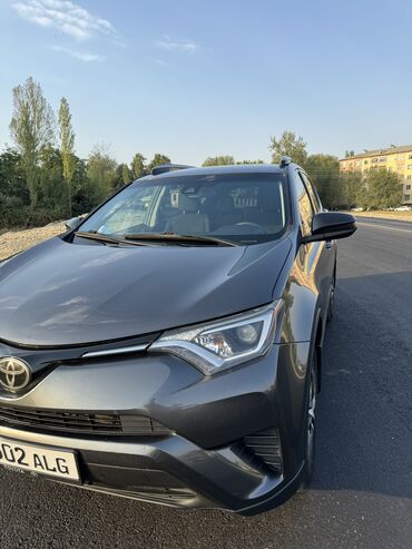 погрузчик бу: Toyota RAV4: 2018 г., 2.5 л, Автомат, Бензин, Кроссовер