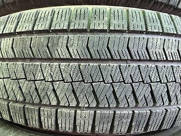 Шины и диски: 225/60/17 4 шт комплект в идеальном состоянии фирма Bridgestone год — 5