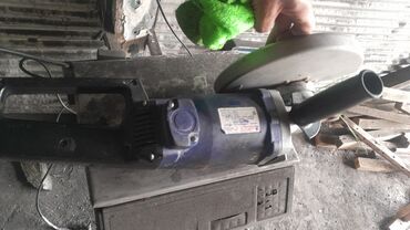 dəmir su çənləri: Güclü bucaqslı daşlama/Kəsici aparat - Elektrikli, şnurla işləyən