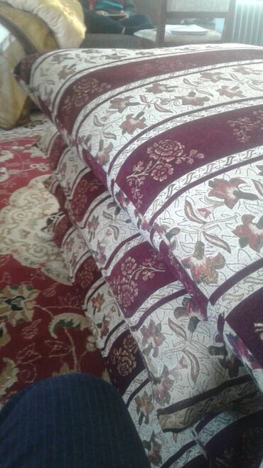 Yorğanlar, adyallar: Yorğan döşək cehizlikdi təzədi hamisi birlikdə 500 azn — 8