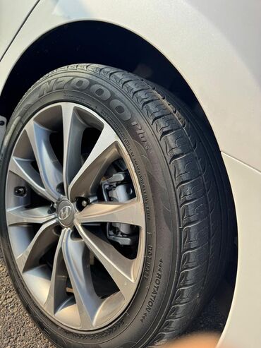 Hyundai: Hyundai Grandeur: 2.2 l | Sedan — 2