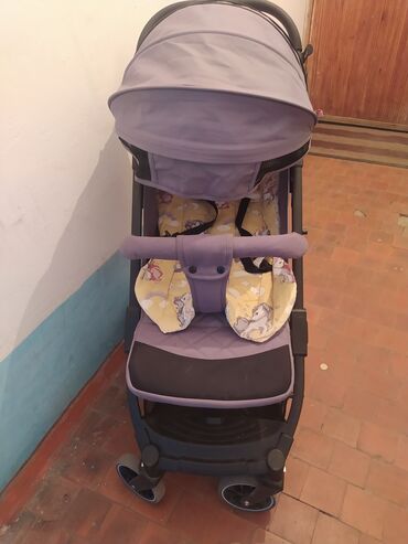 продаю коляску детскую: Коляска, цвет - Серебристый, Новый