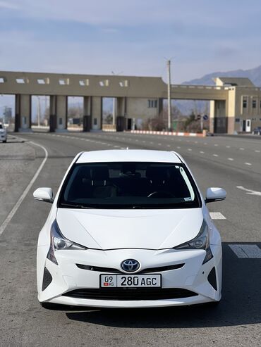 Toyota: Toyota Prius: 2018 г., 1.8 л, Вариатор, Гибрид, Хэтчбэк