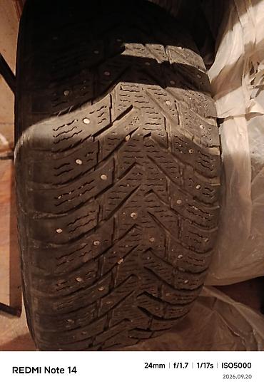 Шины и диски: Шины Nokian Hakkapeliitta 8 с шипами на литых дисках R18 - Размер — 1