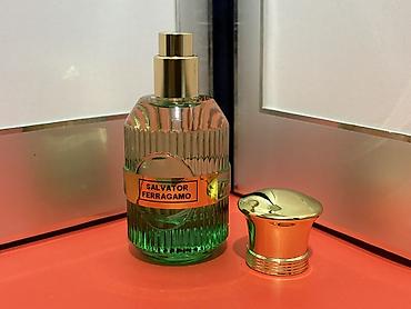 Красота и здоровье: Salvator Ferragamo kişi ətiri – şüşə flakon, yaşıl rəngli maye, qızılı — 3