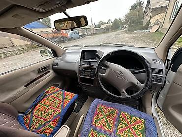 сут машине: Toyota Gaia: 2000 г., 2 л, Автомат, Бензин, Вэн/Минивэн — 4