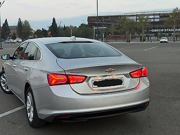malibu spoiler: Chevrolet Malibu – gümüş rəngli, geniş və komfortlu sedan — 5