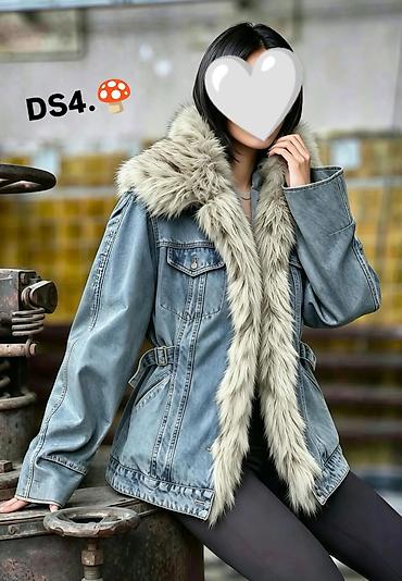 pull and bear farmerke: Ženska teksas jakna sa krznom – DS4 - Dizajn: klasična plava denim — 2
