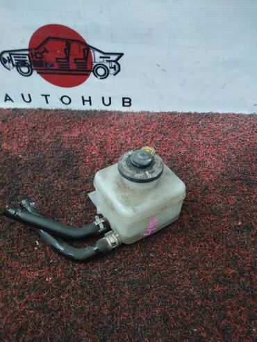 Другие автозапчасти: Бачок Toyota 2003 г., Б/у, Оригинал, Япония