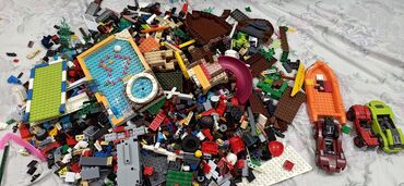 Игрушки: Лего отдам за 2000 сом