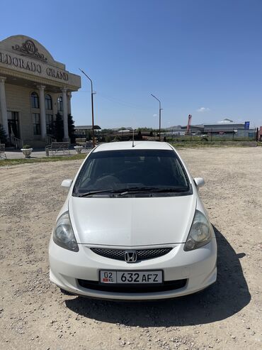 Транспорт: Honda Fit: 2003 г., 1.3 л, Вариатор, Бензин, Хэтчбэк