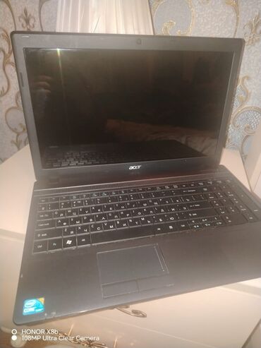 Kompüter və noutbuk aksesuarları: Acer noutbuku satılır heç bir problemi yoxdur sadəcə yenisi alınıb