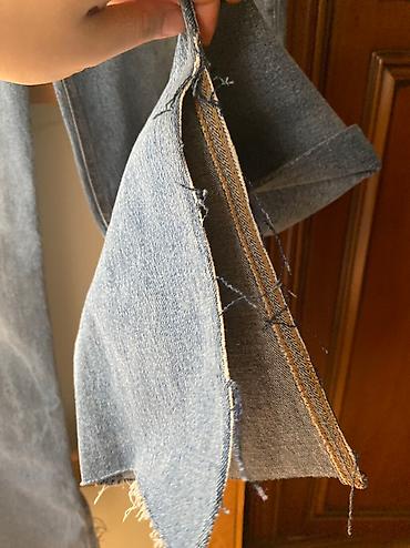Cinslər və şalvarlar: Ela materiyallı .0 geyinilme.Tep teze. Jeans uzun.Ayagı razrezli.Marka — 2