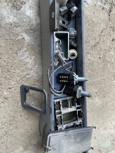 Передние фары: Мерседес w124. 
Запчасти — 9