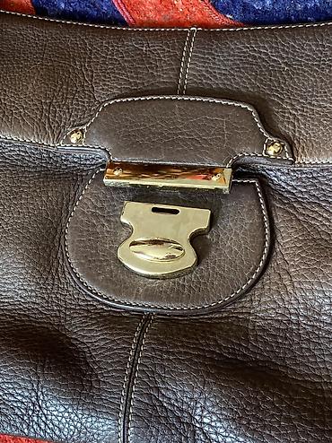 Классические сумки: Женские сумки, новые. Одна -кожа, другая- кожзам. Кожа стоит 1000 с — 1