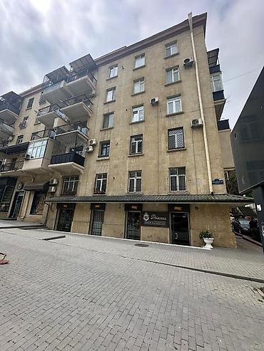 agsuda ev satilir: Bakı, 3 otaqlı, Köhnə tikili, m. Nizami, 85 kv. m — 1