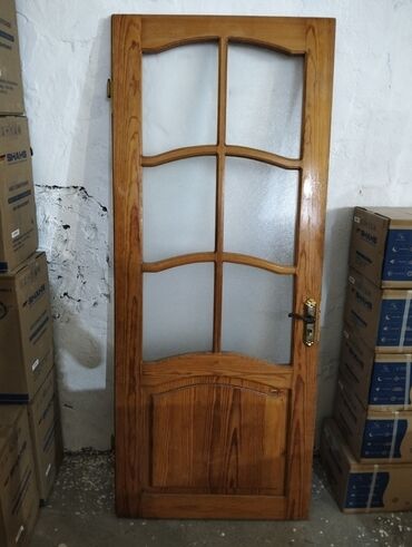 qoşa qapı: Taxta otaq qapısı – şüşəli dizayn - Material: təbii ağac (şah damar