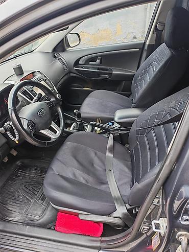 Kia: Kia Ceed: 1.4 l | 2010 il Universal — 3