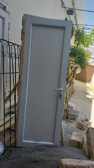 hamam qapsı: Plastik (PVC) qapı – ağ rəngdə - Material: PVC profil, hamar səth - — 1