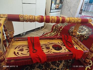 стол для кофейня: Люлька, Б/у, Колыбель, Дерево, цвет - Красный — 2