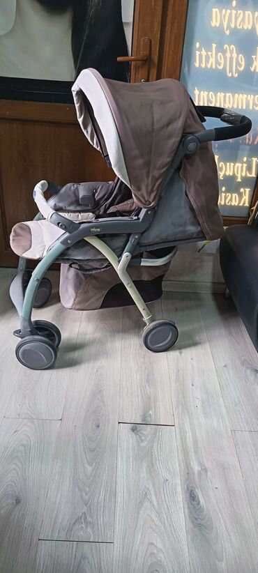 Gəzinti arabaları: Klassik gəzinti arabası, İşlənmiş, Cins: Oğlan, Yaş: 1-6 ay, Ünvandan götürmə — 3