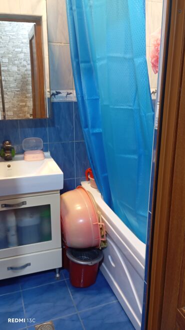 Mənzil kirayələyirəm: Mənzilin təsviri: - Geniş, işıqlı zal: L formalı yumşaq mebel — 6