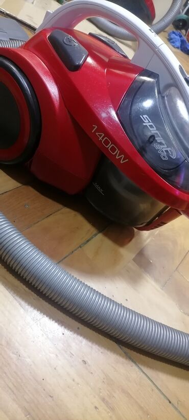 Klasični usisivači: Usisivač HOOVER bez kese kompletan dobar
Odlično vuče
 Mirjevo — 5