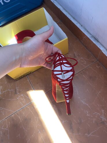 Tuflilər: Tuflilər, Ölçü: 36, rəng - Qırmızı, İşlənmiş — 2