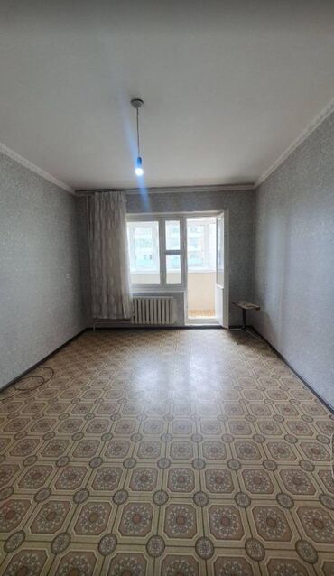 срочно продаётся 1 комнатная квартира в районе ошского рынка по улице кенсуйская: 1 бөлмө, 34 кв. м, 105-серия, 3 кабат, Косметикалык ремонт