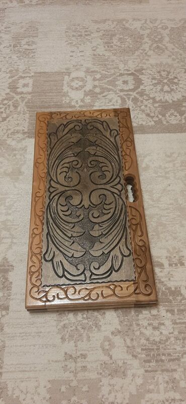 Nərdlər: Məhsul: Taxta oyma nərd/jadval dəsti (qatlanan) Təsvir: - Təbii — 2