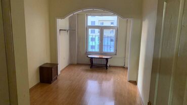 Uzunmüddətli kirayə mənzillər: Mənzil kirayə verilir. 3 otaq, 9.6 m, İnşaatçılar metrosuna 10 dəq — 8