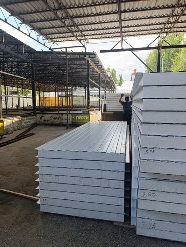 Фасадные сэндвич панели: Сэндвич‑панели с утеплителем (пенополистирол) Описание: - Трёхслойные — 12