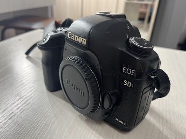 Техника и электроника: Canon EOS 5D Mark II в хорошем состоянии. Пробег около 600к, затвор