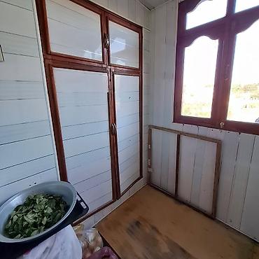 sirvan satiram: Sirvan seherinde 10 sayli orta məktəbin yaxinliginda 3 otaqli menzil — 2