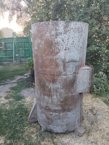 бачок для мука: Продам металлическую ёмкость.Об'ем 1,7 куба.Использовалась под